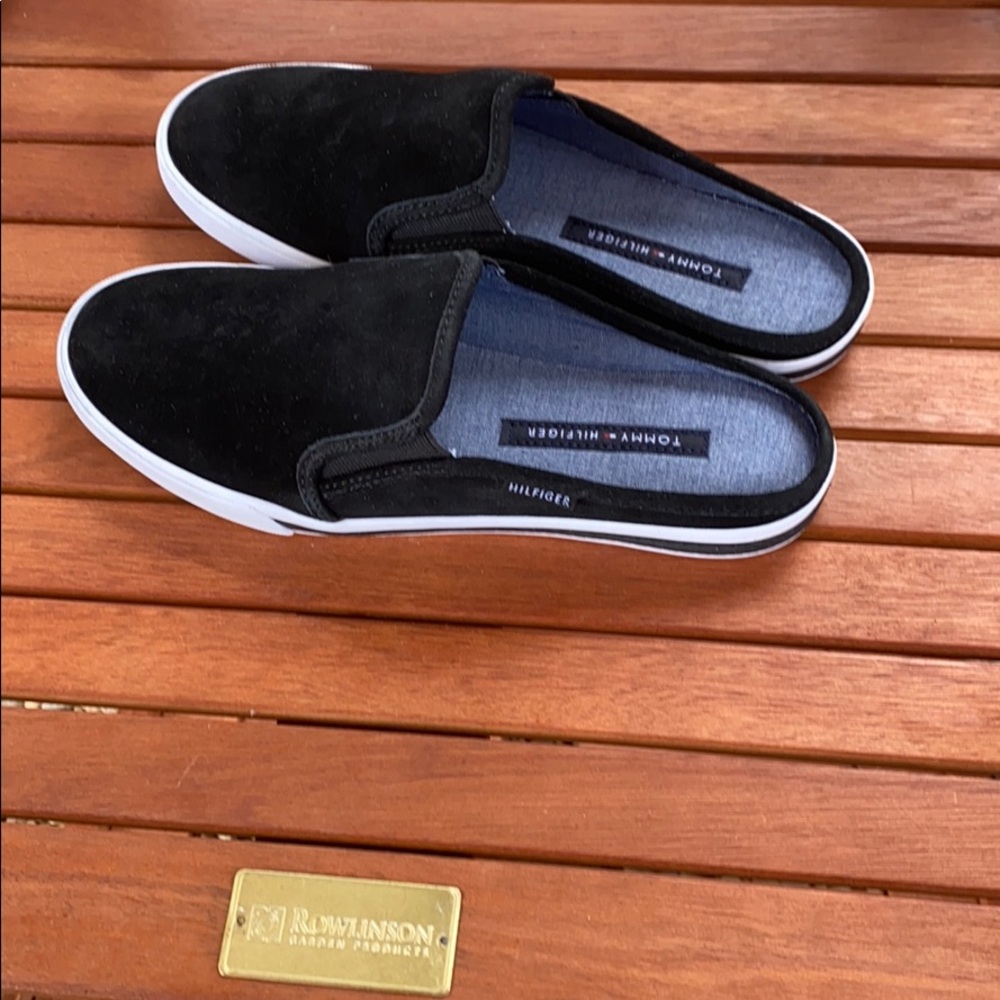 Tommy Hilfiger slip on - Picture 1 of 5